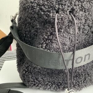 Lululemon fleece bucke